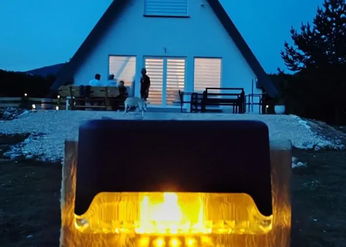 شاليه Madalina Blidinje *